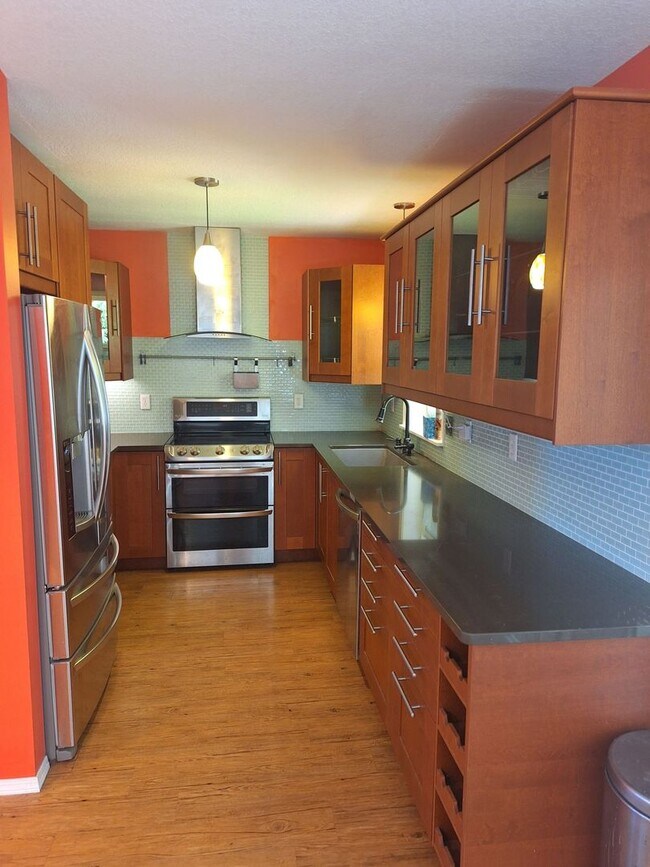 Foto del edificio - 3 Bedroom, 1 Bonus office/craft Room  and ...