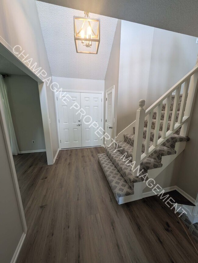 Foto del edificio - GORGEOUS LENEXA HOME FOR RENT - FLAT ROCK ...