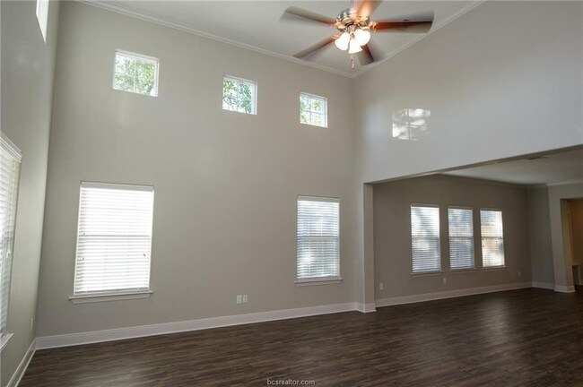Foto del edificio - 615 Fairview Ave