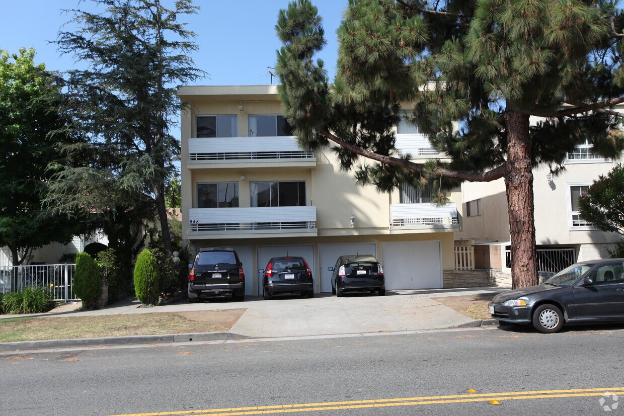 Building Photo - Bel Horizon Apartments