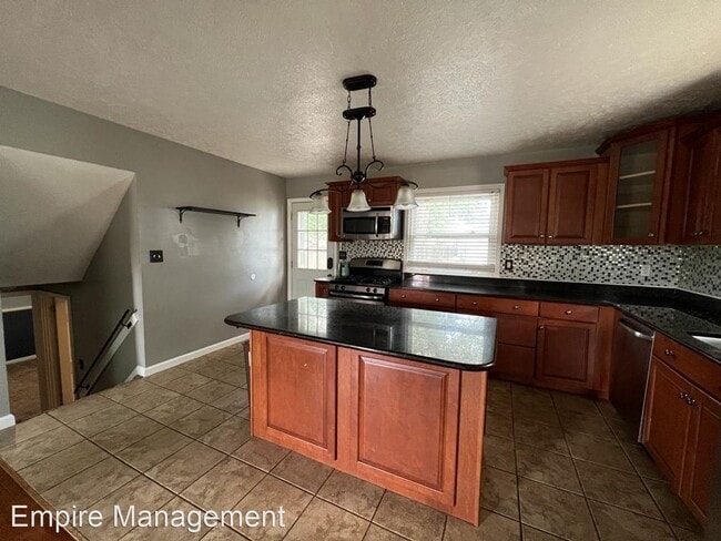 Building Photo - 4 br, 2 bath House - 1710 Winston Dr.
