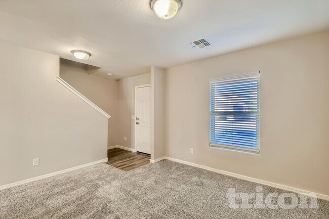 Building Photo - 227 W Watson Ct