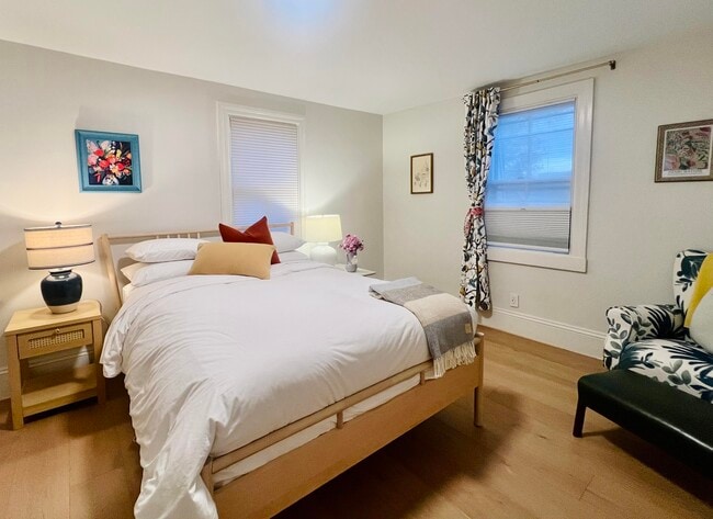 Building Photo - 214 Bowen St