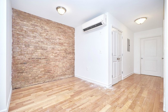 Building Photo - 136 W 136th St