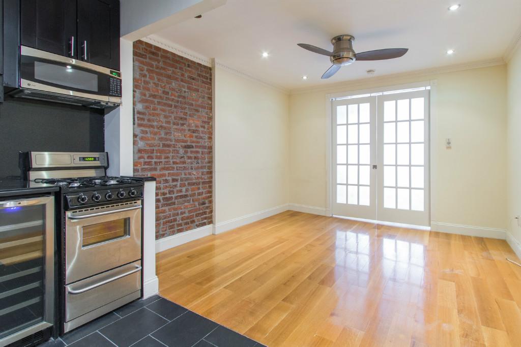 Foto principal - 147 E 26th St