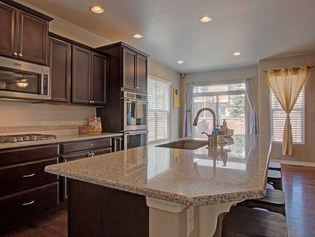 Building Photo - Lovely Ranch home in Cordera!