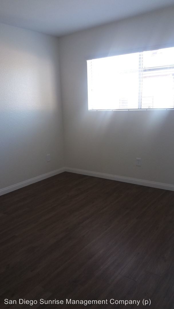 Building Photo - 4670 Kensington Dr