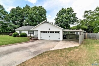 Building Photo - 1201 Aldridge Dr SE