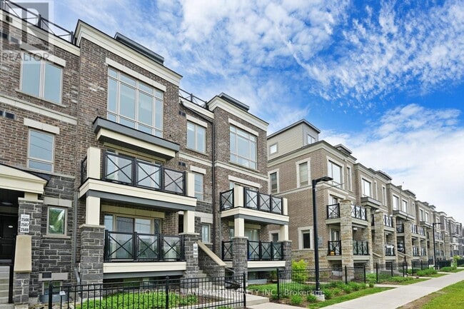 Building Photo - 30-2530 Westmeath Ln