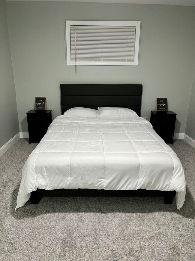 2do dormitorio (cama tamaño queen) - 944 5th St