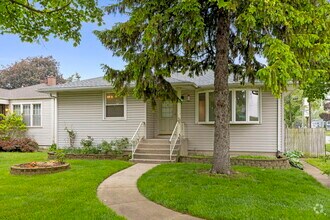 Building Photo - 4500 S Oak Park Ave