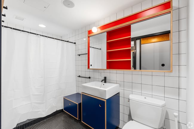 Photo - 2221 S Clark St Apartments