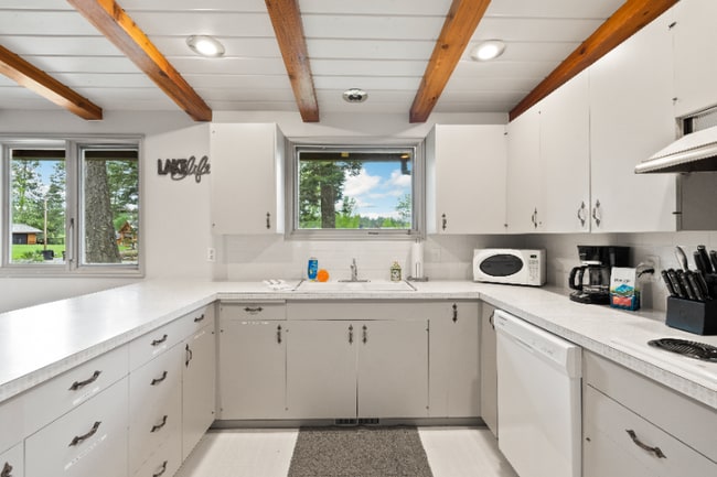 Foto del edificio - 1634 Lake Blaine Rd