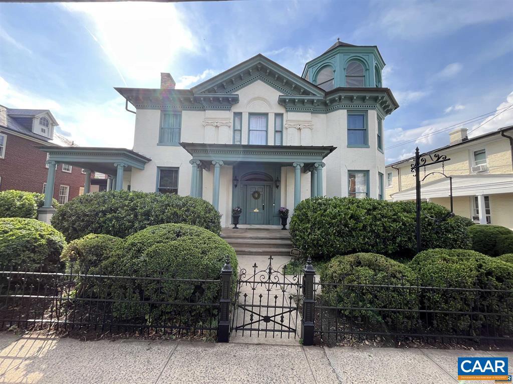 Foto principal - 409 W Park Dr