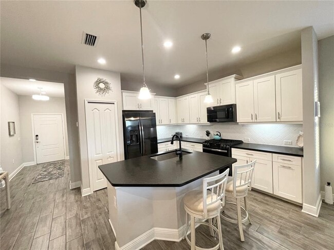 Building Photo - 21645 Avon Park Ct