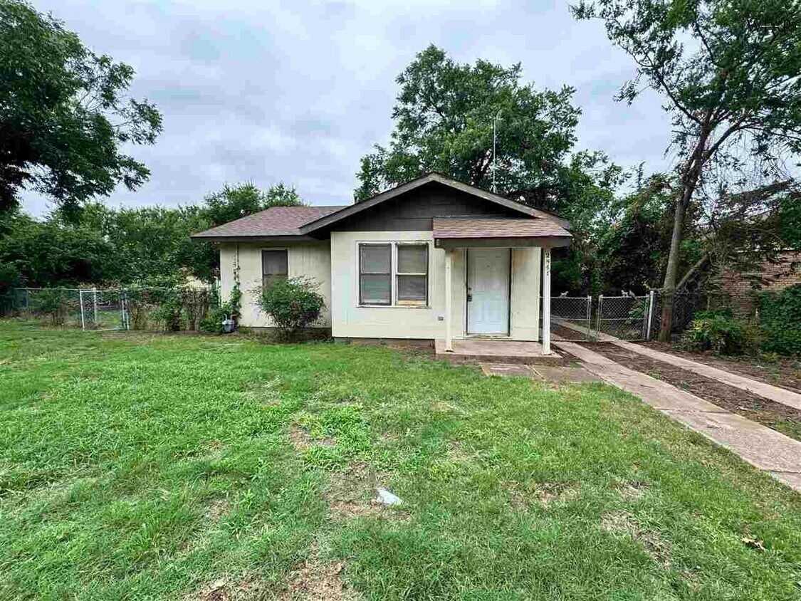 Foto principal - 2841 Featherston Ave