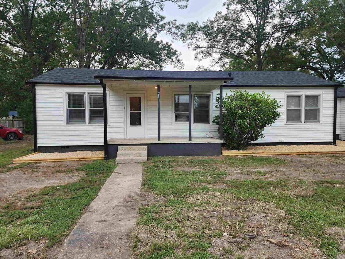 Foto principal - 211 SE 3rd St