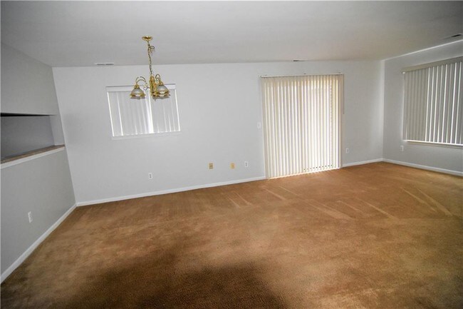Foto del edificio - 3395 Whitaker Dr