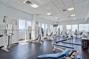 Foto del edificio - 2 br, 2 bath Condo - 6365 Collins Ave Apt ...
