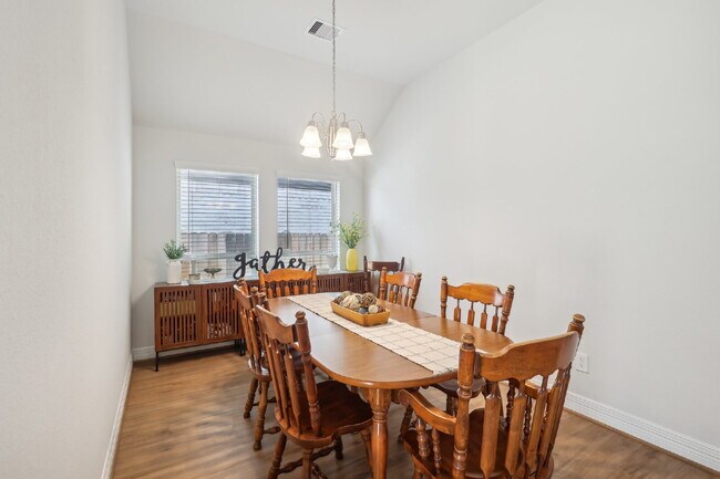 Building Photo - "Charming 3-Bedroom Haven in Magnolia: Spa...