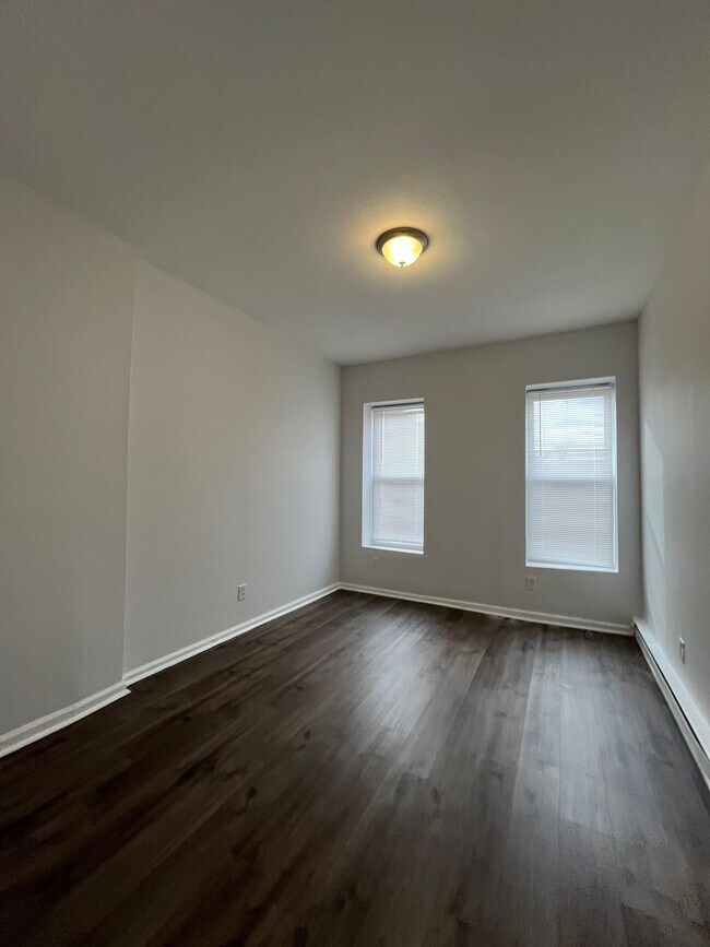 Foto del edificio - 366 Forrest St