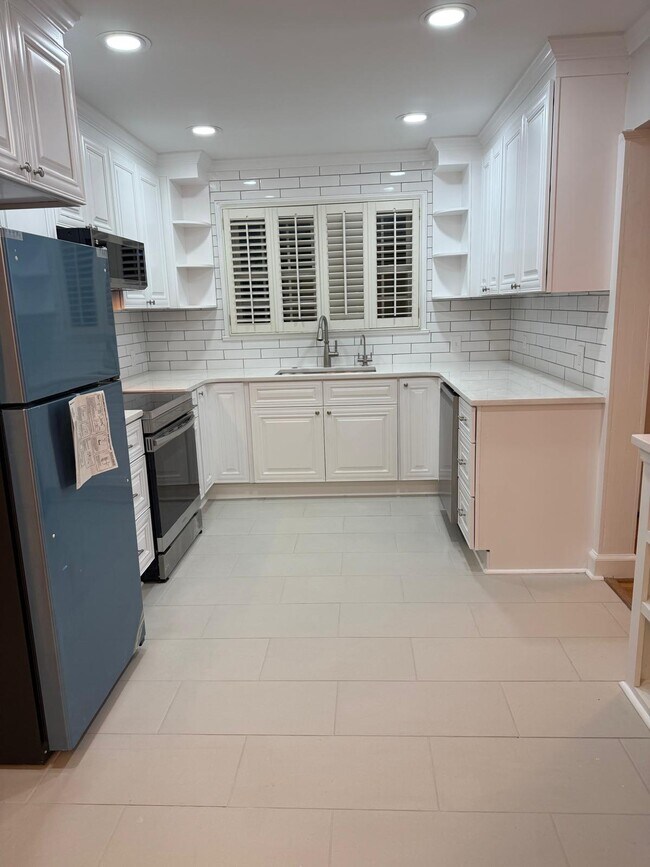 Foto del edificio - 2110 Villa Dr