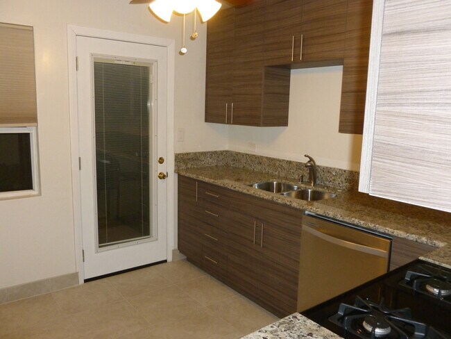 Remodeled kitchen - 6129 Lorca Dr