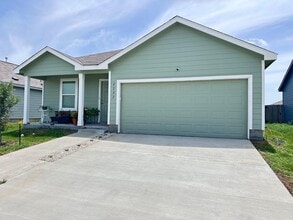 Building Photo - 2722 Winterfell St