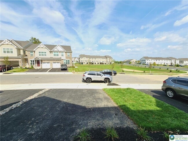 Building Photo - 422 Gray Feather Way