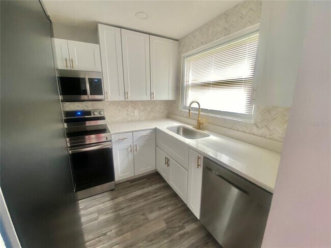Foto del edificio - 332 S Seneca Blvd