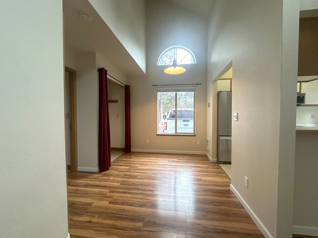 Building Photo - 440 -442 SE McKinley Ave