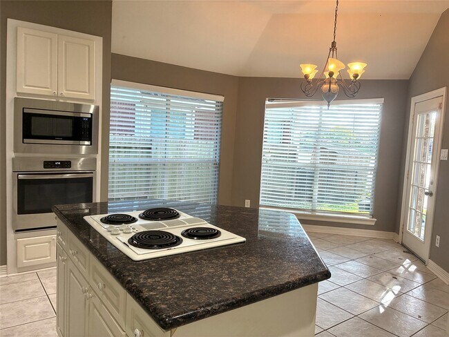 Foto del edificio - 2203 Summer Bay Ct