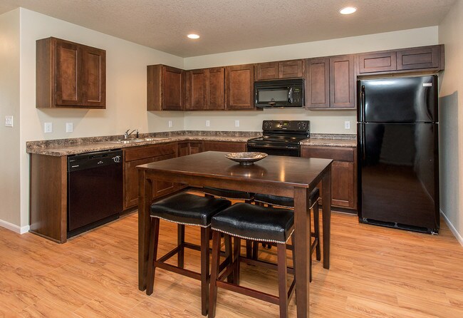 Cocina - 1630 28th Ave SW