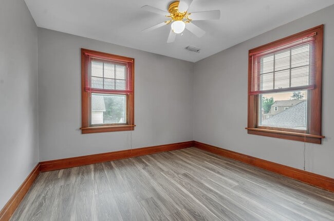 Building Photo - 60 Woodcrest Dr