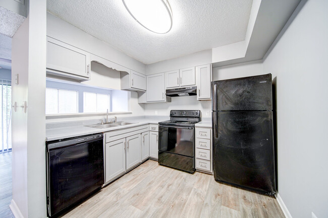 Building Photo - Foxcroft Apartments