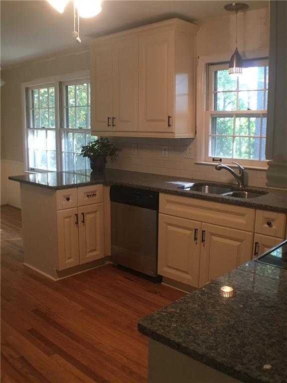 Building Photo - 1719 Chateau Dr