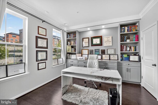 Foto del edificio - 506 Riversail Ln