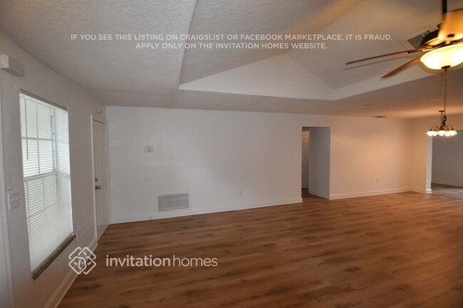 Building Photo - 8841 NW 21st Manor