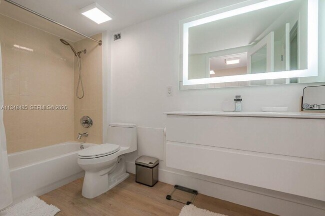 Foto del edificio - 2301 Collins Ave