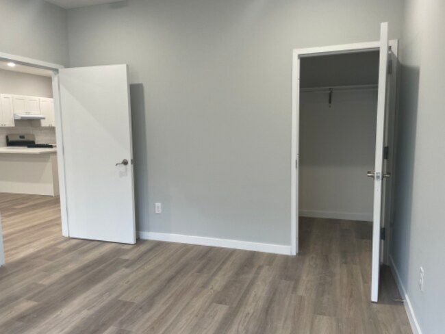 Foto del edificio - 449 E 18th St