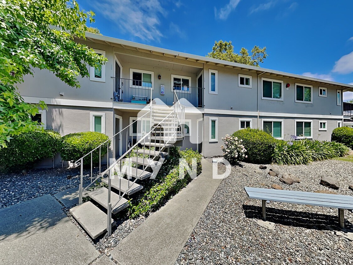 Primary Photo - 6500 Country Club Dr Apt 16