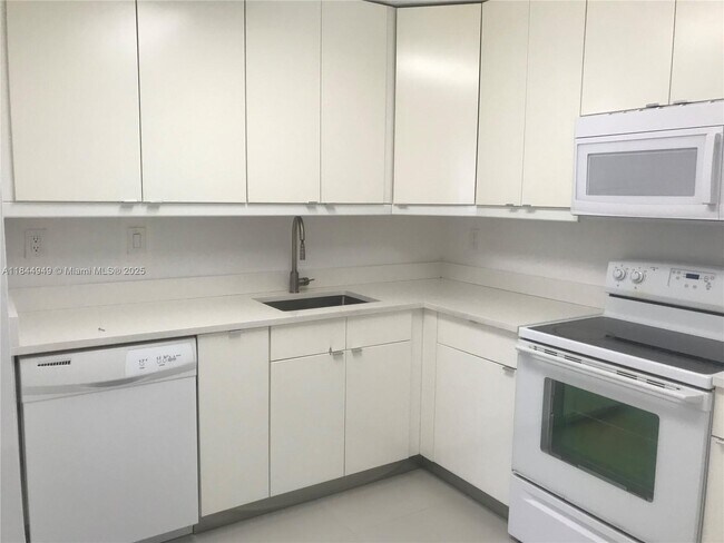 Foto del edificio - 1450 Brickell Bay Dr
