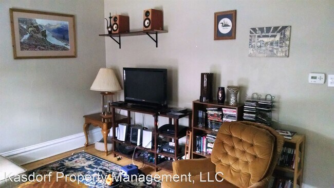 Building Photo - 3068 N Fratney St