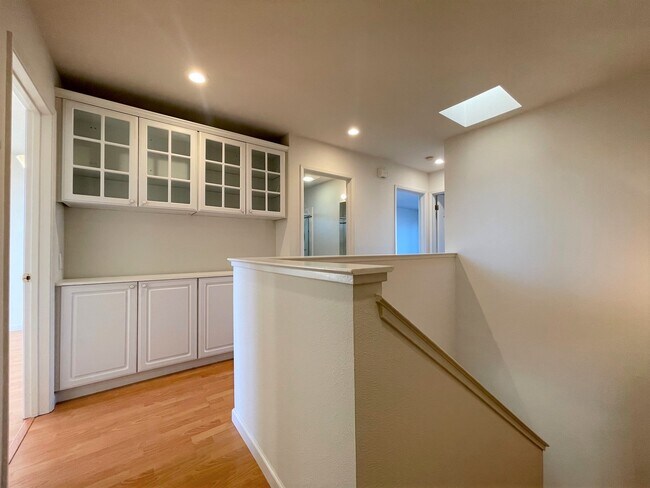 Building Photo - 2601 Newhall St
