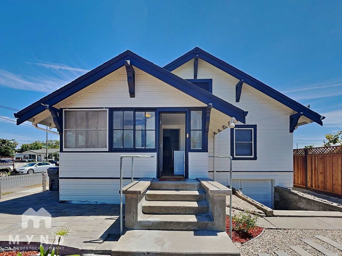 Primary Photo - 845 N 14th St