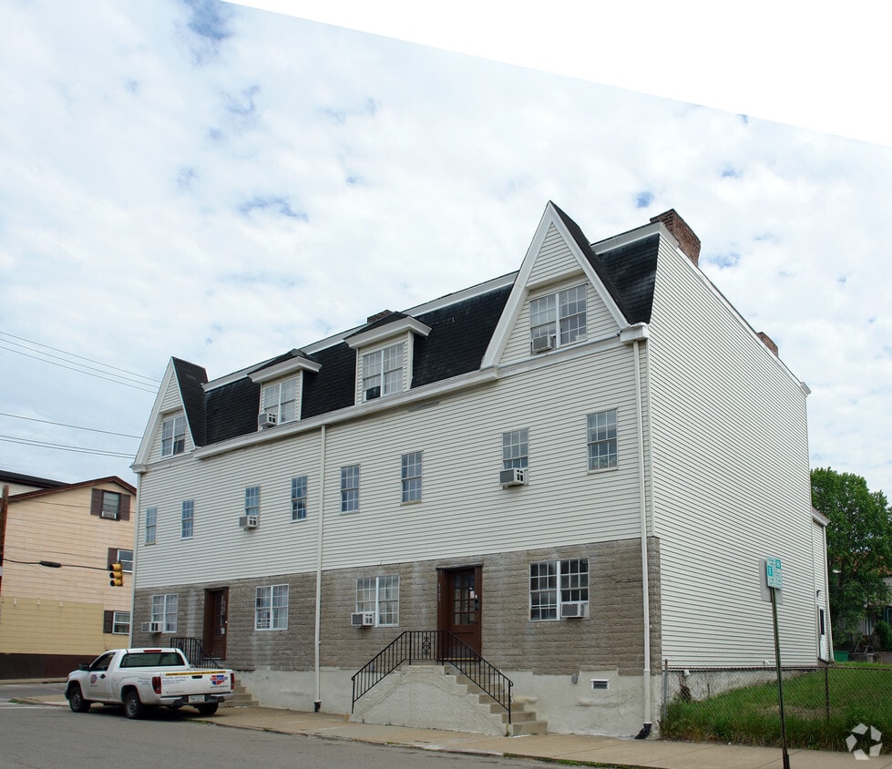 Building Photo - 4901-4905 Cypress St