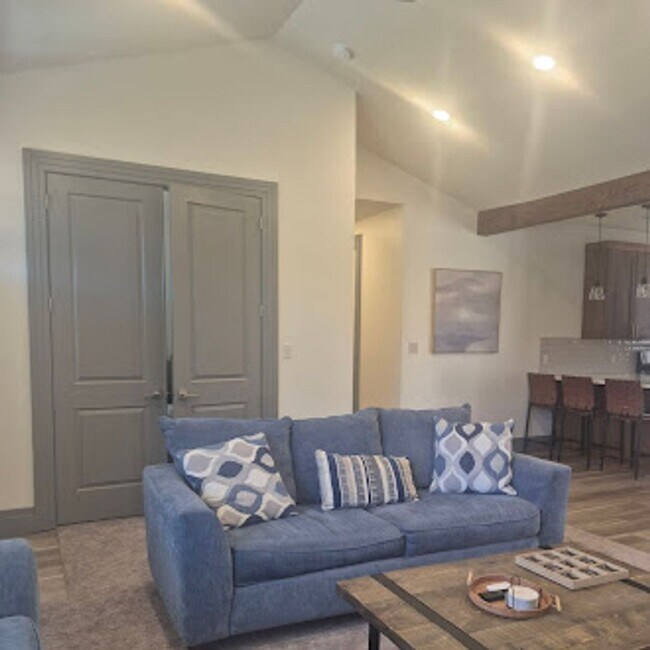 Foto del edificio - Move-in Bonus! 2 Bed, 2 bath + Office or Den.
