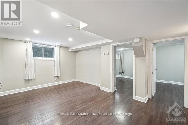 Building Photo - 1185 Woodside Dr