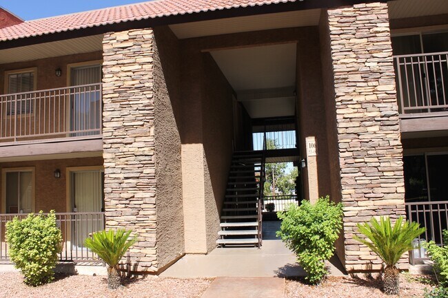 Foto del edificio - CUTE CONDO 1 BEDROOM, 1 BATHROOM, NEAR STR...