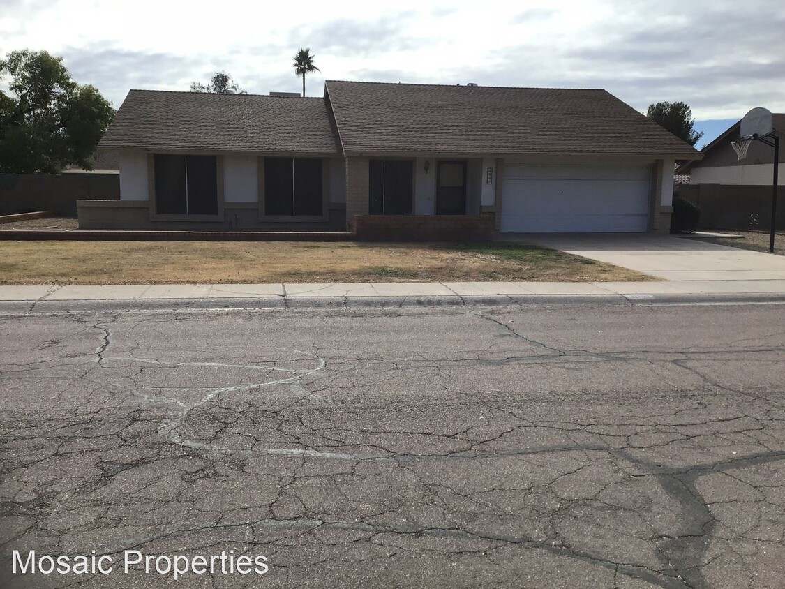 Primary Photo - 3 br, 2 bath House - 3841 W Bluefield Ave
